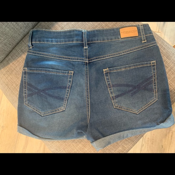 AéRopostale high waisted Shorty size 4. Jean shorts - Picture 2 of 4